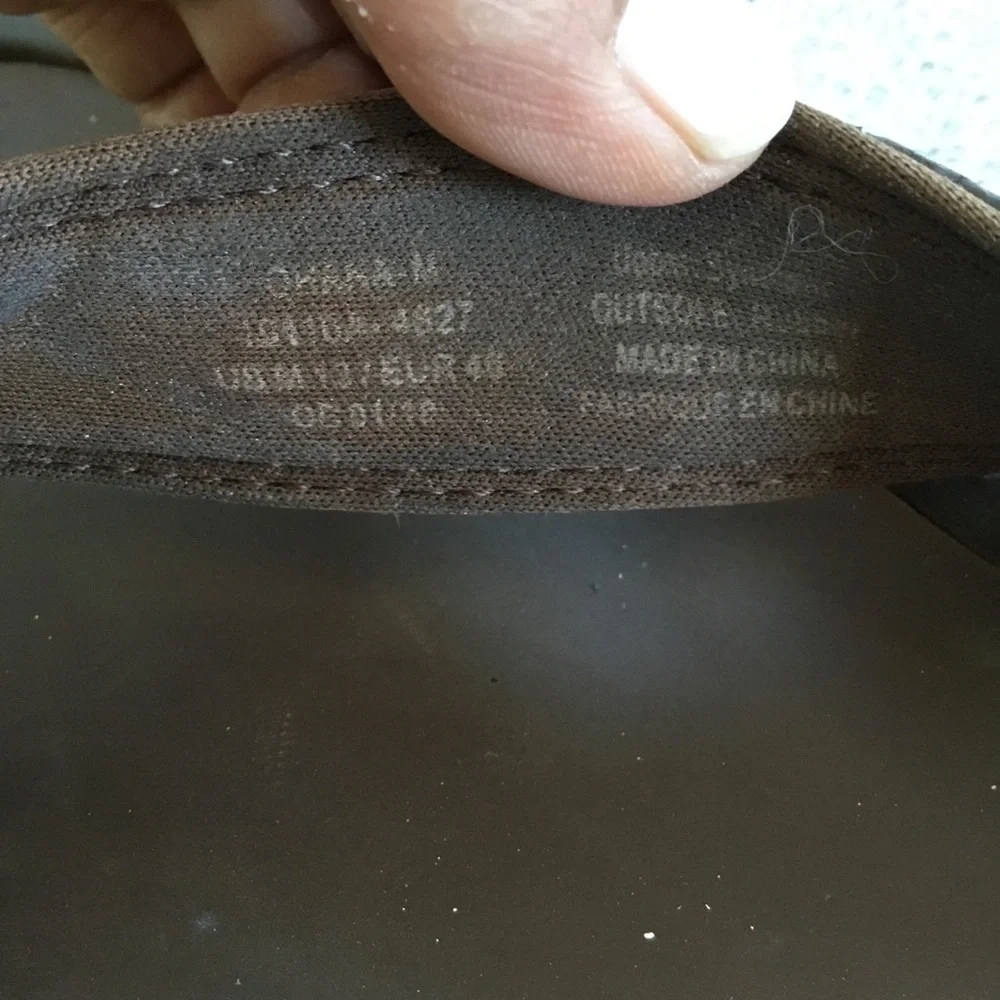 OluKai Men's Dark Brown Leather Flip-Flops